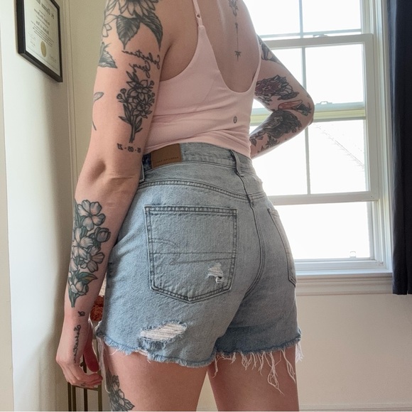 American Eagle Blue Distressed Denim 90’s Vintage Boyfriend Shorts - Picture 7 of 7